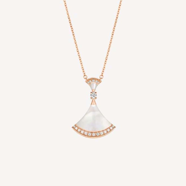 Bvlgari Women DIVAS' DREAM Necklace in 18 KT Rose Gold with Pendant Set-White