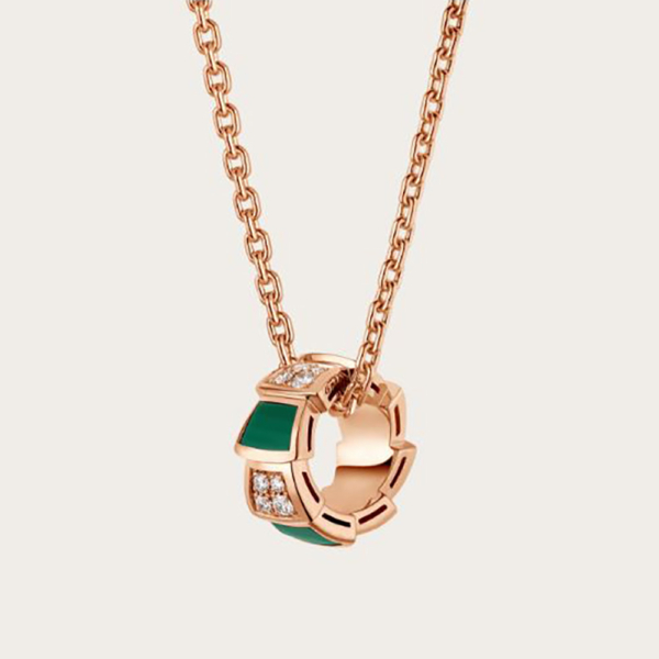 Collier Bvlgari Serpenti Viper en or rose 18 carats avec éléments en malachite pour femme