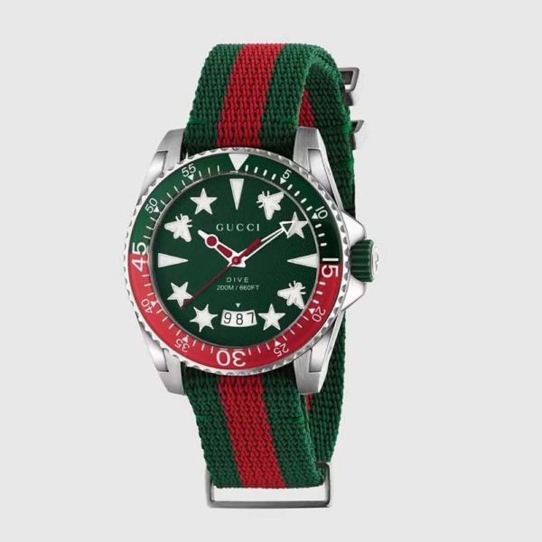 Montre de plongée Gucci à mouvement à quartz 40 mm en acier vert