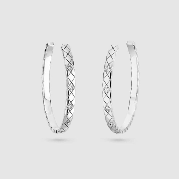 Chanel Women Coco Crush Hoop Earrings in 18K White Gold-J12094