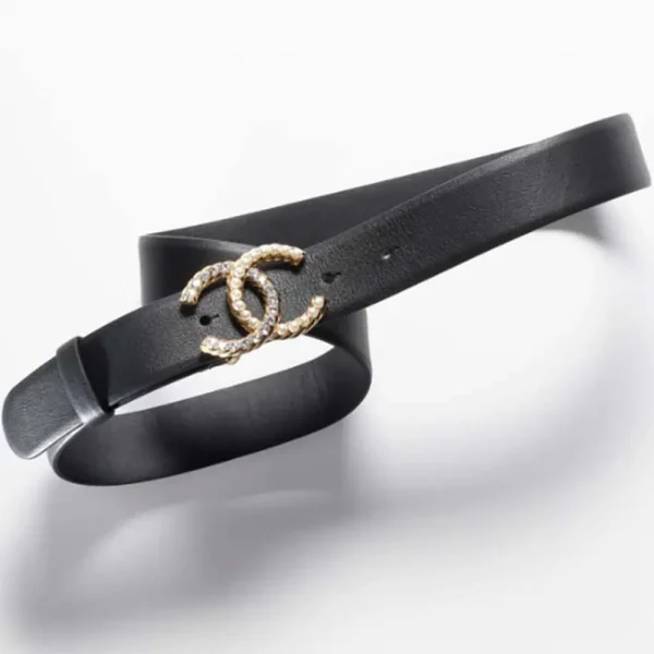 Cintura Chanel CC da donna in pelle di vitello color oro, metallo, resina, strass, nera