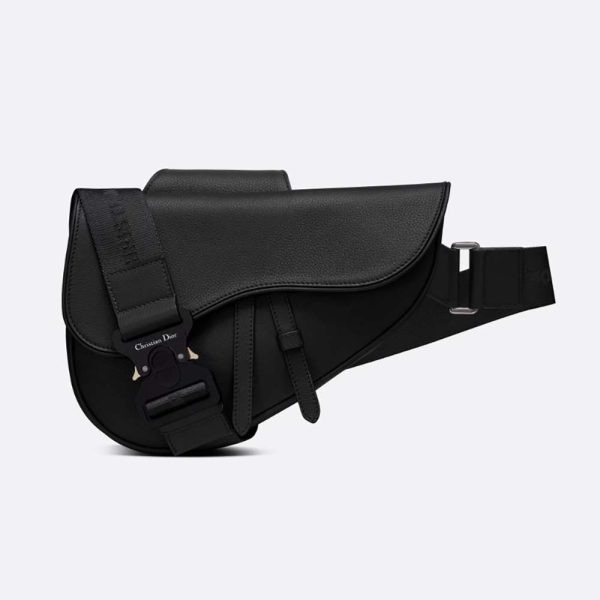 Sac Saddle Dior Men Essentials en cuir de veau grainé noir